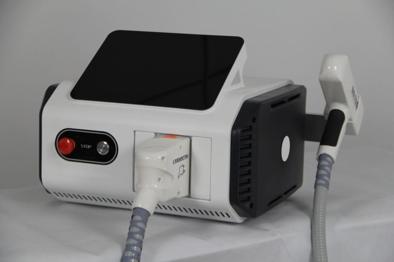Dermateec Portable Q Switch ND YAG Laser Tatto Removal Machine (US FDA Approved) — professional laser systems equipment supplied by Dermateec
